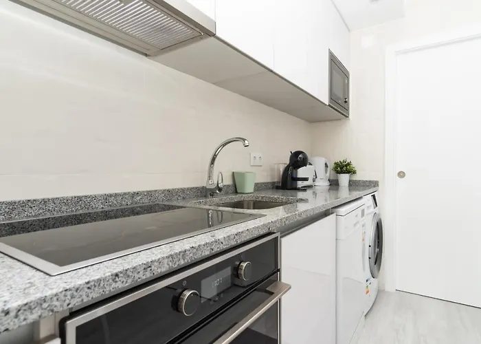 Tomás Apartman *